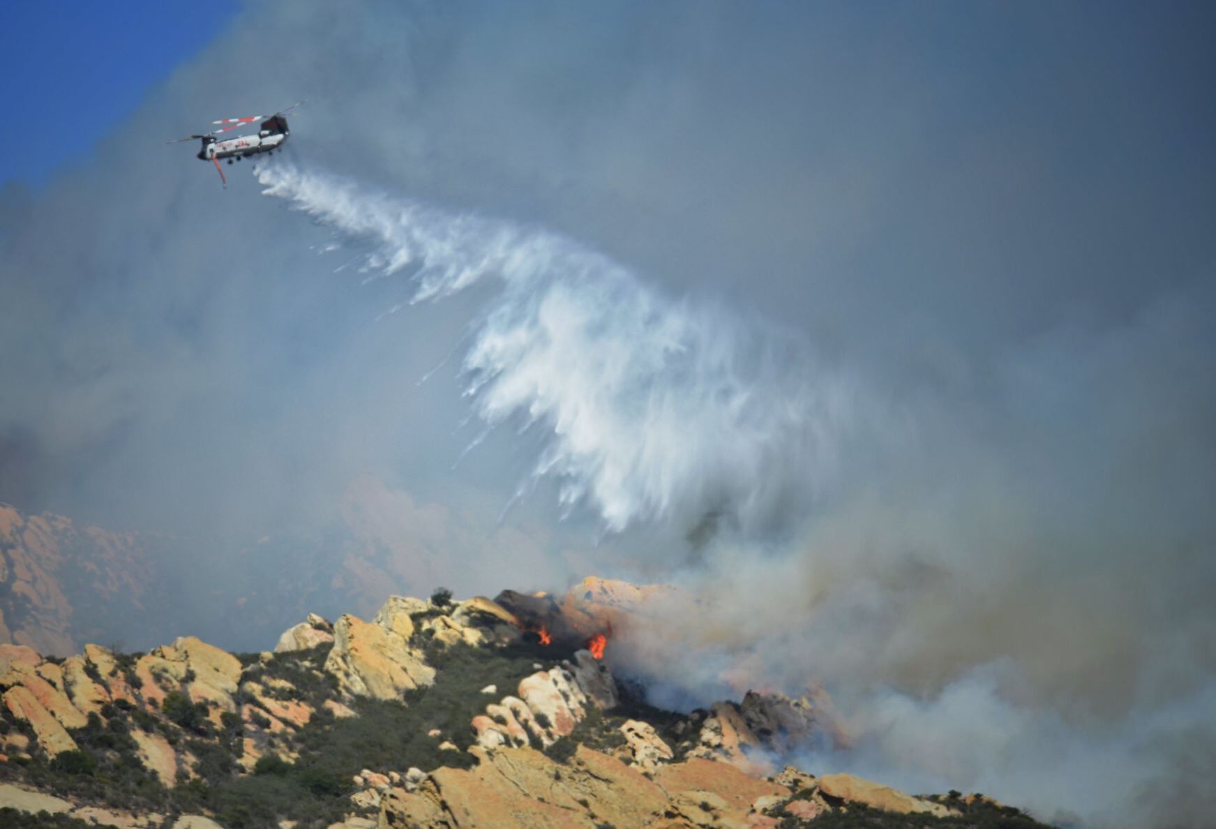 101421 alisal fire helo.jpg